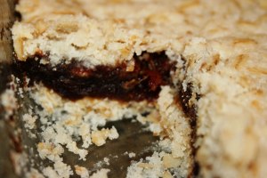 Nana's date squares