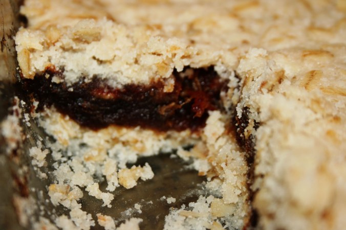 Nana's date squares